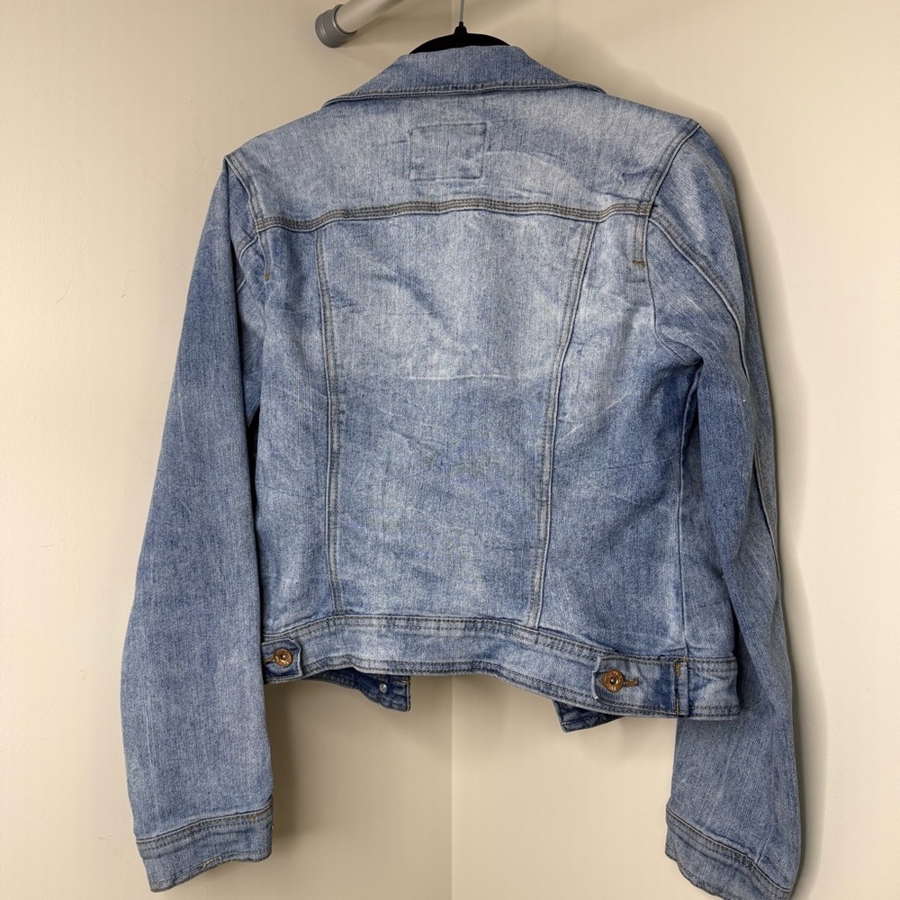 YMI Light Blue Denim Cropped Jean Jacket – Distressed Pocket, Size Large - Picture 5 of 5
